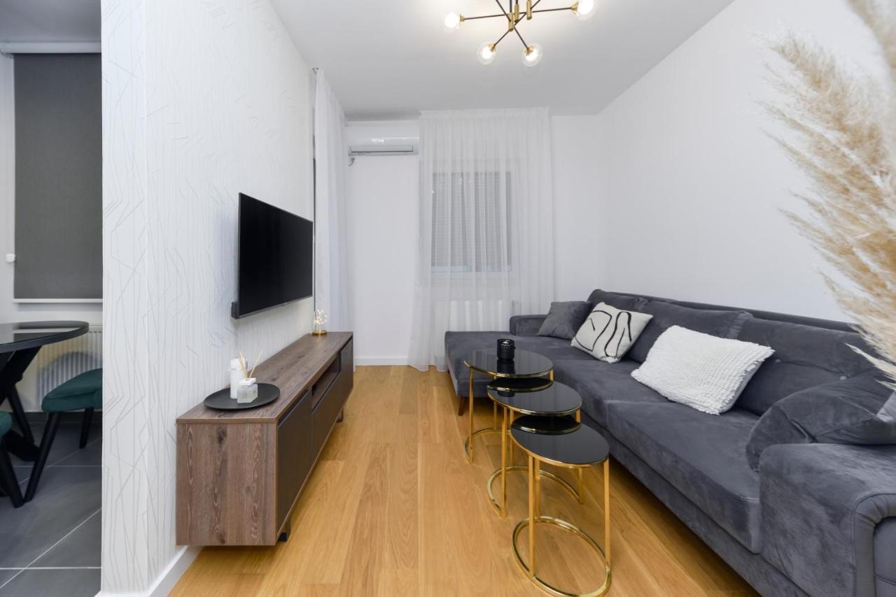 Divine & Delight Apartments ノヴィ・サド エクステリア 写真